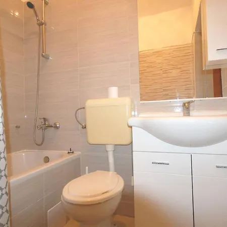 Apartament With Parking Space Njivice, Krk - 21728