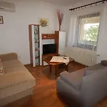 Apartmán With Parking Space - Krk - 21728