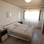 Apartmán With Parking Space - Krk - 21728 Njivice